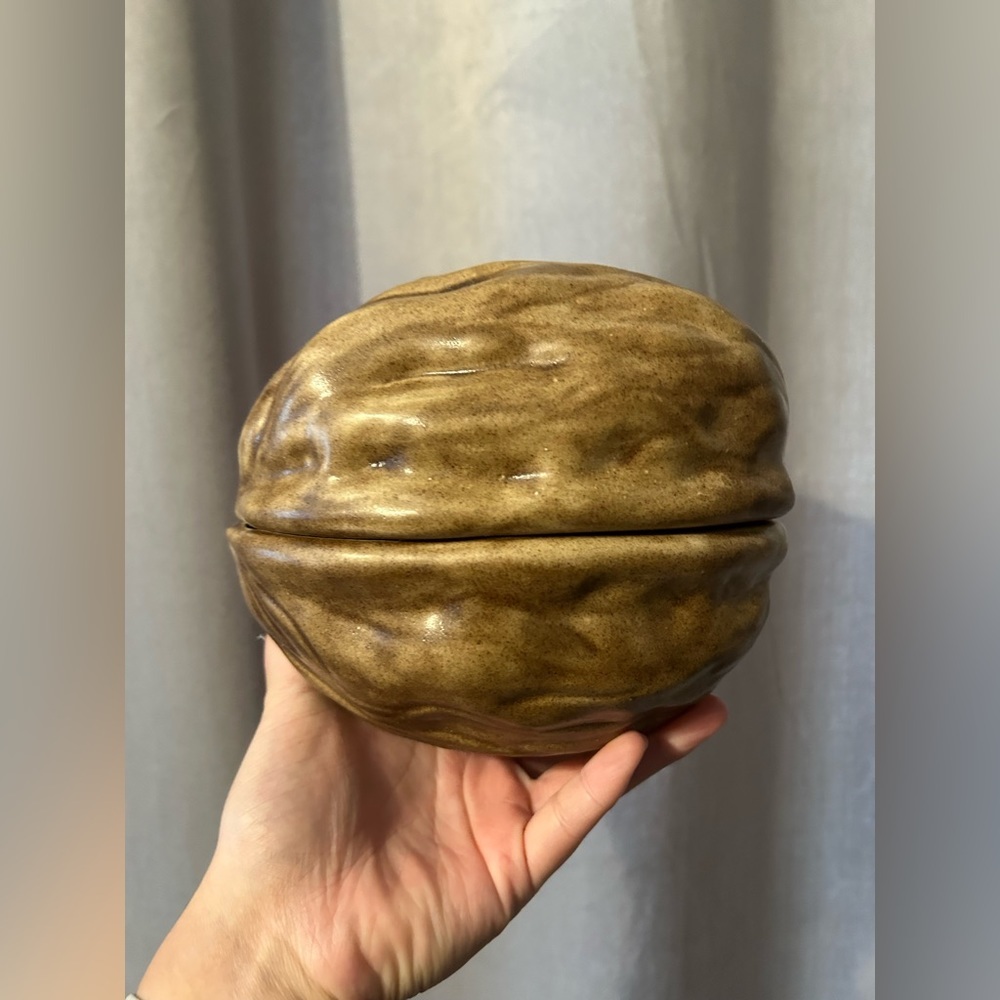 Vintage Walnut Shaped Lidded Trinket Box - Picture 3 of 10